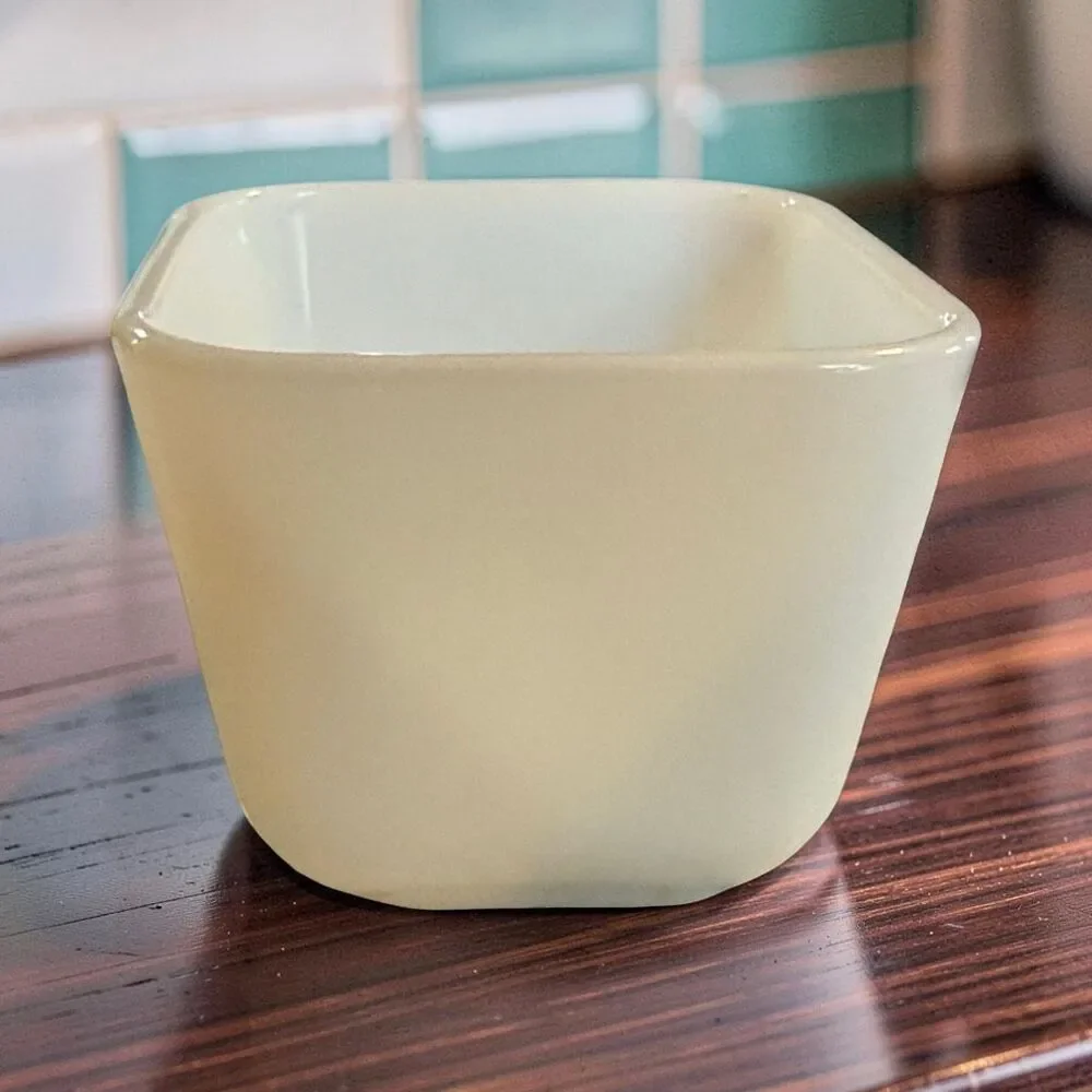 Pyrex Amish Butter Print Rooster Turquoise 501 Refrigerator Dish 1.5 Cup Dish